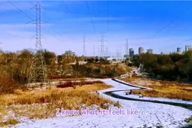 一首超好听歌曲《Floating》（带字幕）