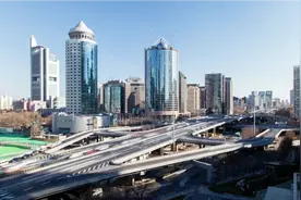 北京四个中央直辖市之一，全国第二大城市。