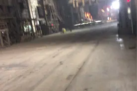 钢厂转炉炼钢现场场景，画面震撼，值得一看。望朋友们点赞转发视频封面