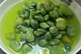 每年必做的腊八蒜，教你正确腌制方法，几小时就能变绿，味道纯正视频封面
