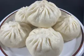 手把手教你蒸包子，从发面到馅料详细讲解，包子蓬松暄软，不塌陷视频封面