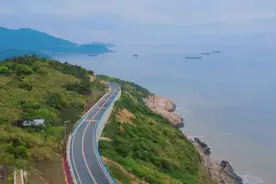 这是一条浙江省最美的环海公路，这里旁边正在建一个超级工程！视频封面