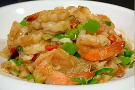 炒蒜蓉大虾时，切记不要加料酒，教你一招，虾肉鲜嫩，家人都爱吃