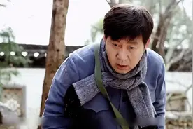 一口气看完《搭错车》穷哑巴在路边捡到弃婴，全靠捡废品把她养大视频封面