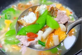 天热要多喝丝瓜三鲜汤，教你这样搭配食材，营养美味，清淡不油腻