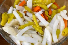 饭店的泡萝卜为啥好吃？原来诀窍在这里，酸辣脆爽，开胃又下饭