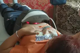 阿姨偏胖，揉腹仪揉肚子十五分钟就出来水和油，坚持使用可改善视频封面