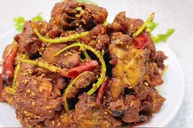 老厨教你在家做“孜然鸡架”，不用过油炸，味道依旧不熟商业版！