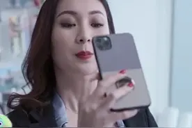 美女在办公室搔首弄姿p图发照，结果网恋对象是土味中年，这下，视频封面