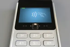 信用卡存在风险，暂不可以！该怎么办！求解（会自动解除）吗