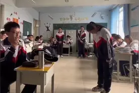 演技炸裂高一学生演绎《雷雨》完整版爆火片段视频封面