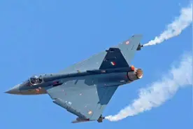 印度三十年磨一剑的LCA光辉战斗机视频封面