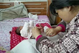 今天出院了回家，上午找了个催乳师300块又没了，奶还是下不来视频封面