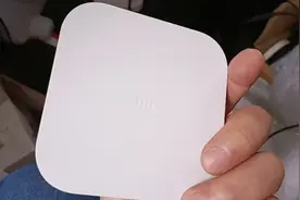 小米盒子4，卡黑屏白mi，拆机准备短接刷机，软砖都是可以修复的