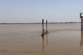 郑州黄河滩看黄河，涨水了，有波涛声了