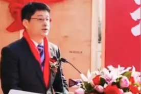 国产光刻机进驻生产线，月产2万片，昆山同兴达光刻机顺利投产。视频封面