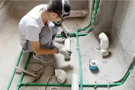 卫生间排水管改造其实很简单，动手能力强点的一看就会。视频封面