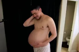 来看看吧男人是怎么生孩子的，以后女人要做男人的活了视频封面