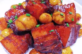 苏州媳妇教你板栗烧肉做法，板栗香甜软糯，口感不油腻，太好吃了视频封面