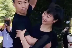小滨小芳姐弟俩最新舞蹈发布后.引来无数粉丝们的支持、太棒了👏视频封面