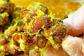 红糖肉松麻花私房配方分享，咸甜酥脆满口留香，过年零食少不了视频封面