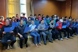 合唱团练习大合唱《当那一天真的来临》视频封面