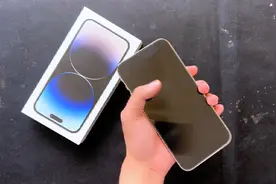 花1298在拼多多，抢的苹果14pro Max首发，到底值不值？有惊喜吗视频封面