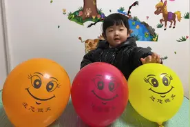 猜猜气球里边装的是什么视频封面