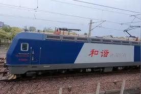 成都开往天津的火车K258次经过，全程2478公里，历时39小时15分视频封面