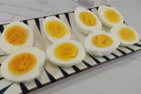 煮熟的鸡蛋别直接吃，还能这样做？竞然这么好吃，连吃一周都不腻
