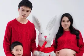 去拍大肚照了，为合体留个美好记忆！感谢我们家的小姑子！视频封面