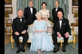 英国女王和她的四个孩子们