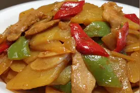 厨师长教你肉炒土豆片的家常做法，步骤详细，干香入味下酒又下饭