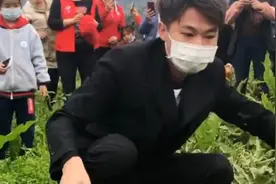 2014年十大青年许华升捐赠物资的视频视频封面