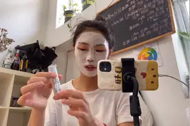 科颜氏白泥清洁面膜真的能把鼻子上的白头吸出来一半？亲测一下视频封面