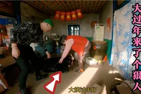 3000公里空降重量级美女，见人就倒防不胜防，场面堪比专业碰瓷视频封面