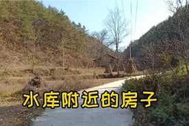 秦岭依山傍水闲置房，常年无人住，特别适合租下来过田园生活视频封面
