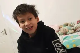 8岁儿子天天不洗脸不刷牙，面对妈妈的灵魂拷问一问三不知视频封面