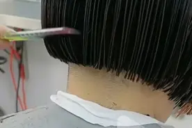 这姑娘颜值很高，剃了高掏空bob头，瞬间颜值爆表！😁😁😁视频封面