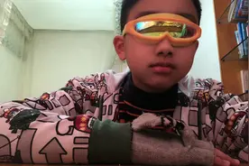 开箱玩具枪系列：01 试玩左轮砸炮手枪，没想到这么响。