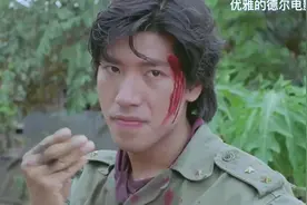 乌鸦英雄救美，展现护花使者身份视频封面