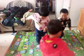 你的孩子在家是什么样子的？我家孩子在家就这样！孩子的世界！