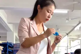 今天员工找老板娘离职。员工叫老板娘介绍一个女朋友。视频封面