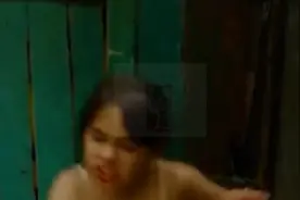 她被誉为全球最美女毒贩，手下有着12万小弟，每年赚上百亿美元视频封面