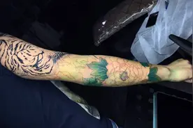 纹花臂大概多少钱？济南大哥花1.5万纹了一条花臂，连扎3天太狠了