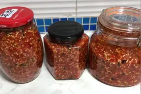今天教大家做个广东辣椒酱，方法简单明了，前提是你不怕辣视频封面