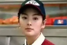 2006年19岁的张雨绮正在肯德基上班中，被一辆奔驰接到五星级酒店视频封面