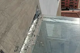 看从业二十多年的防水师傅，是怎样维修阳光房漏水的视频封面