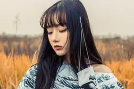 哇！这么漂亮的美女特工，这么厉害的身手，应该没有人打得过把。视频封面