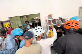 上海滩外卖太火爆了，骑手人手十几单，这里全是众包大神视频封面